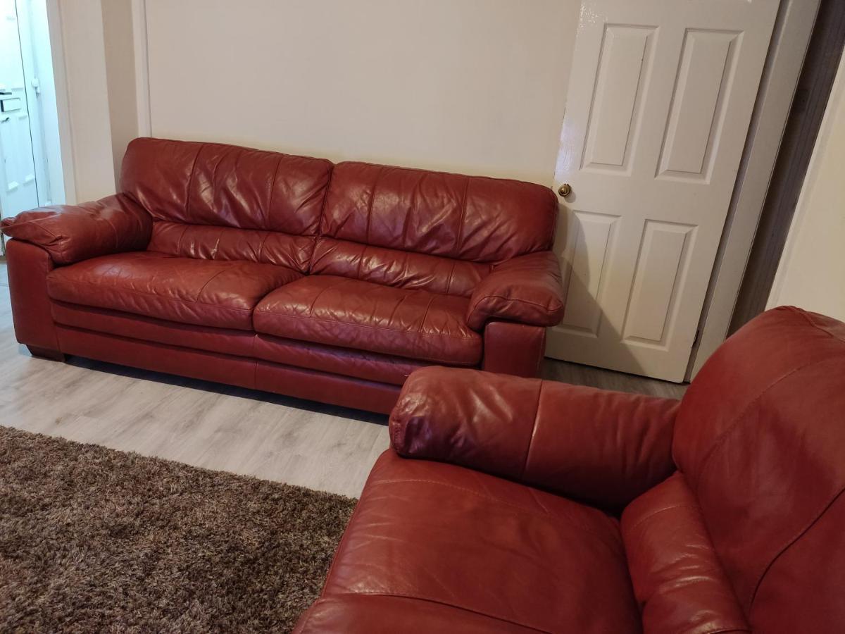 Cheerful 2-Bedroom Home With Off Street Parking Blackpool Exterior photo
